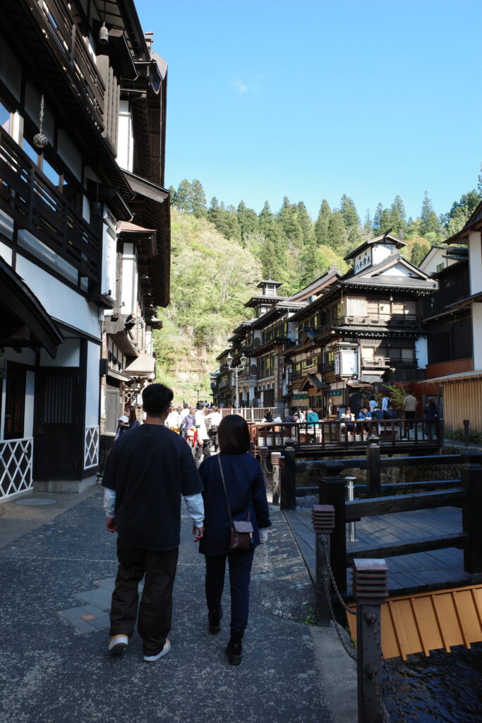 友達夫婦といった銀山温泉の写真